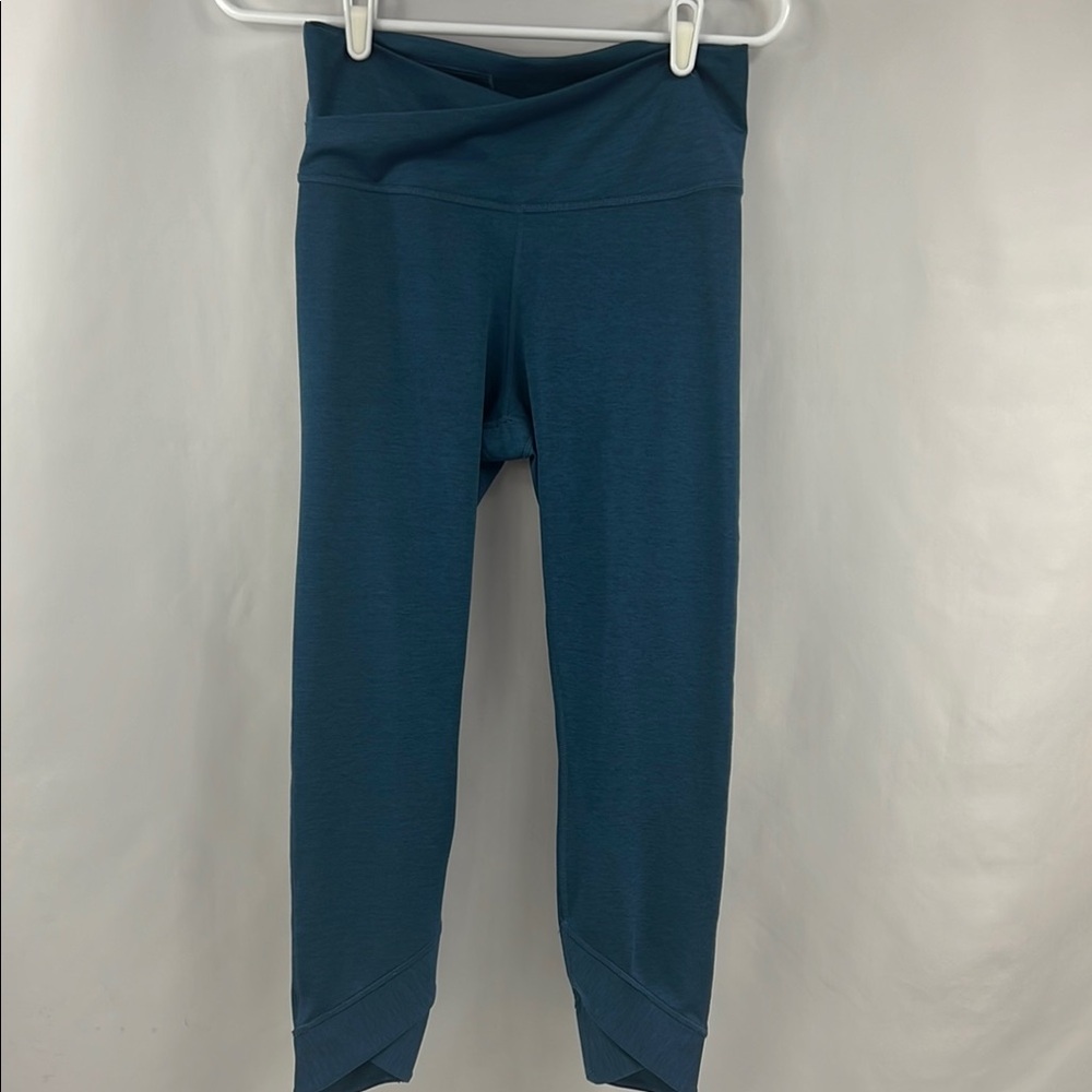 Nike Workout Dri Fit Teal‎ Tulip Waist & Hem Athletic Yoga Gym Leggings Size M